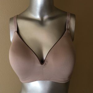 CALVIN KLEIN | Form Lightly Lined Demi Bra Wireless